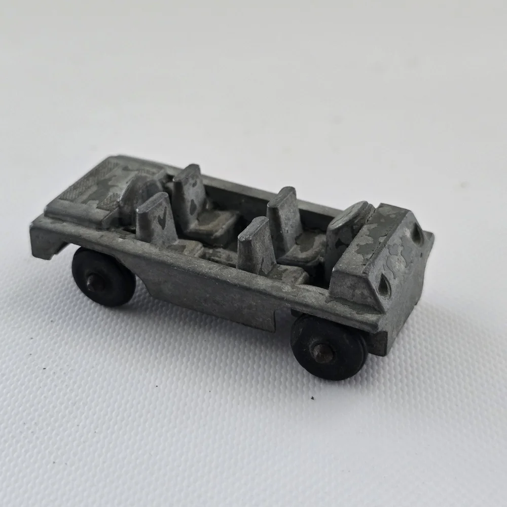 Vintage Midgetoy Rockford ILL Metal Die Cast Toy Army Jeep - USA 2.5" - Picture 3 of 9